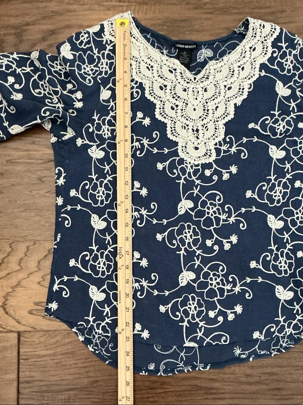 Lauren Michelle Navy Floral 3/4 length sleeve Blouse M with Cream Crochet Trim
